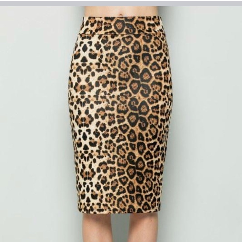 Leopard pencil skirt
